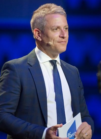 Contratar Enric Company