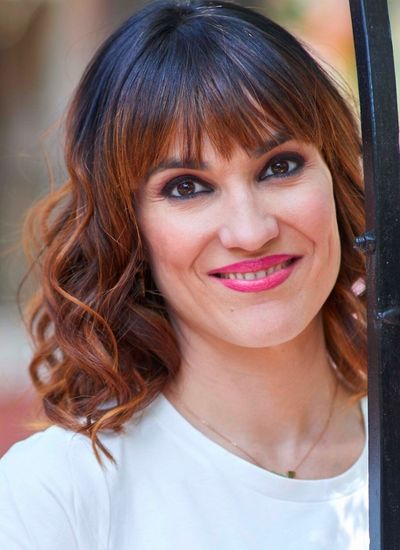 Contratar Irene Villa