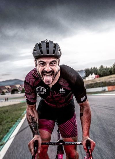 Contratar Valentí Sanjuan