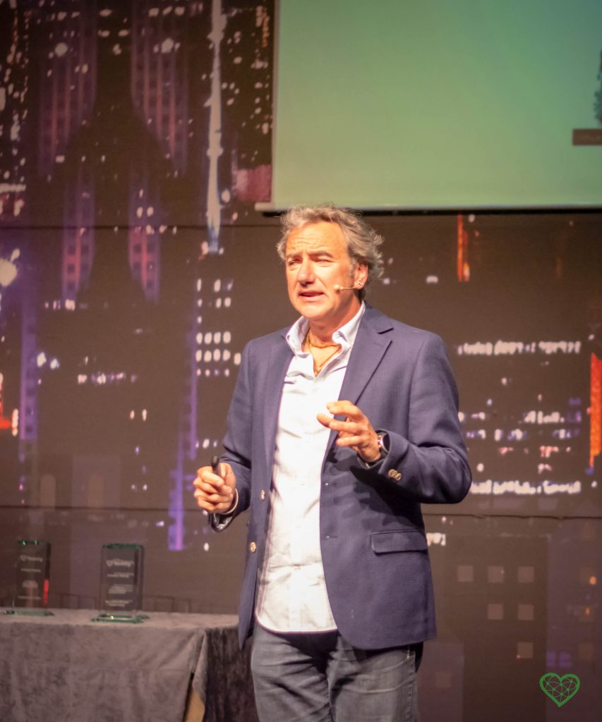 Contratar Álvaro Neil